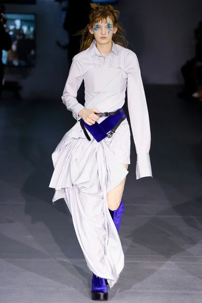 Look 11